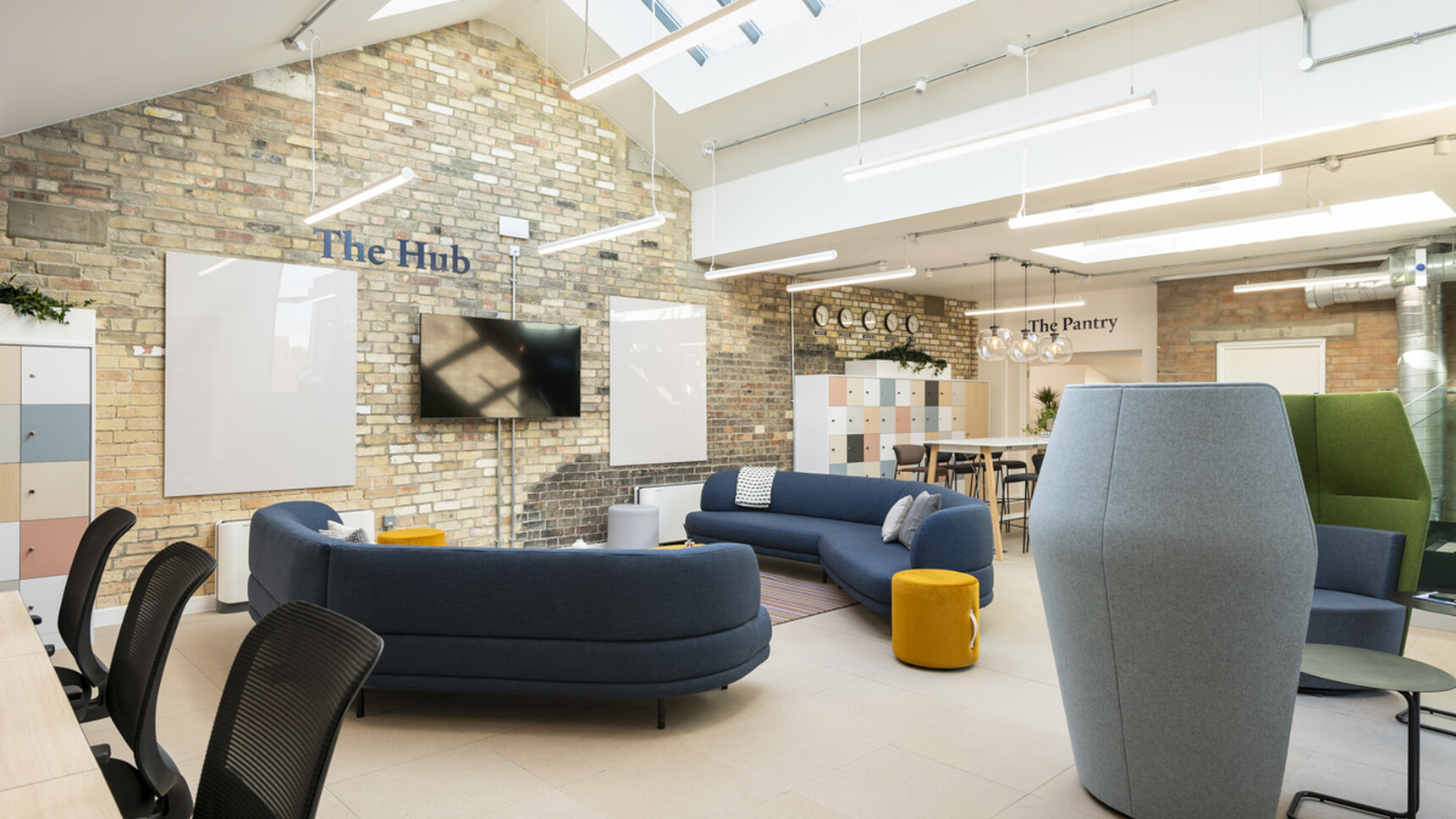 CATS Hunts Office Marek Sikora Photography SMALL 7