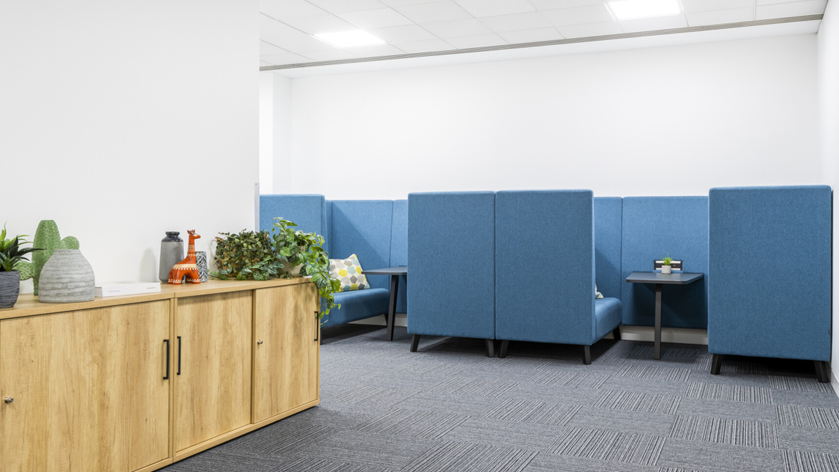Hunts Office Hertz Office Curator SMALL 10