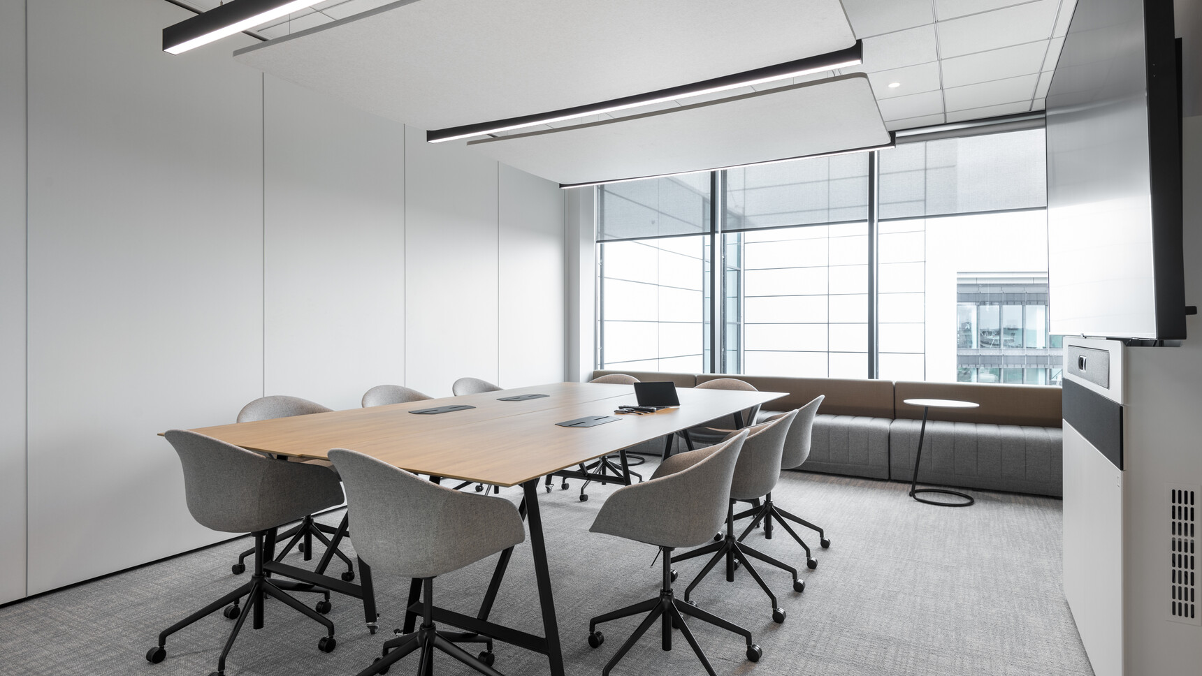 Hunts Office RWE Office Curator LARGE 10