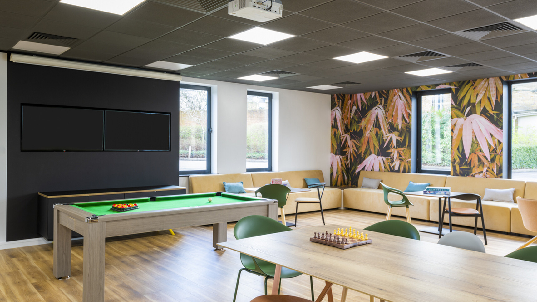 Hunts Office Siemens Office Curator SMALL 2