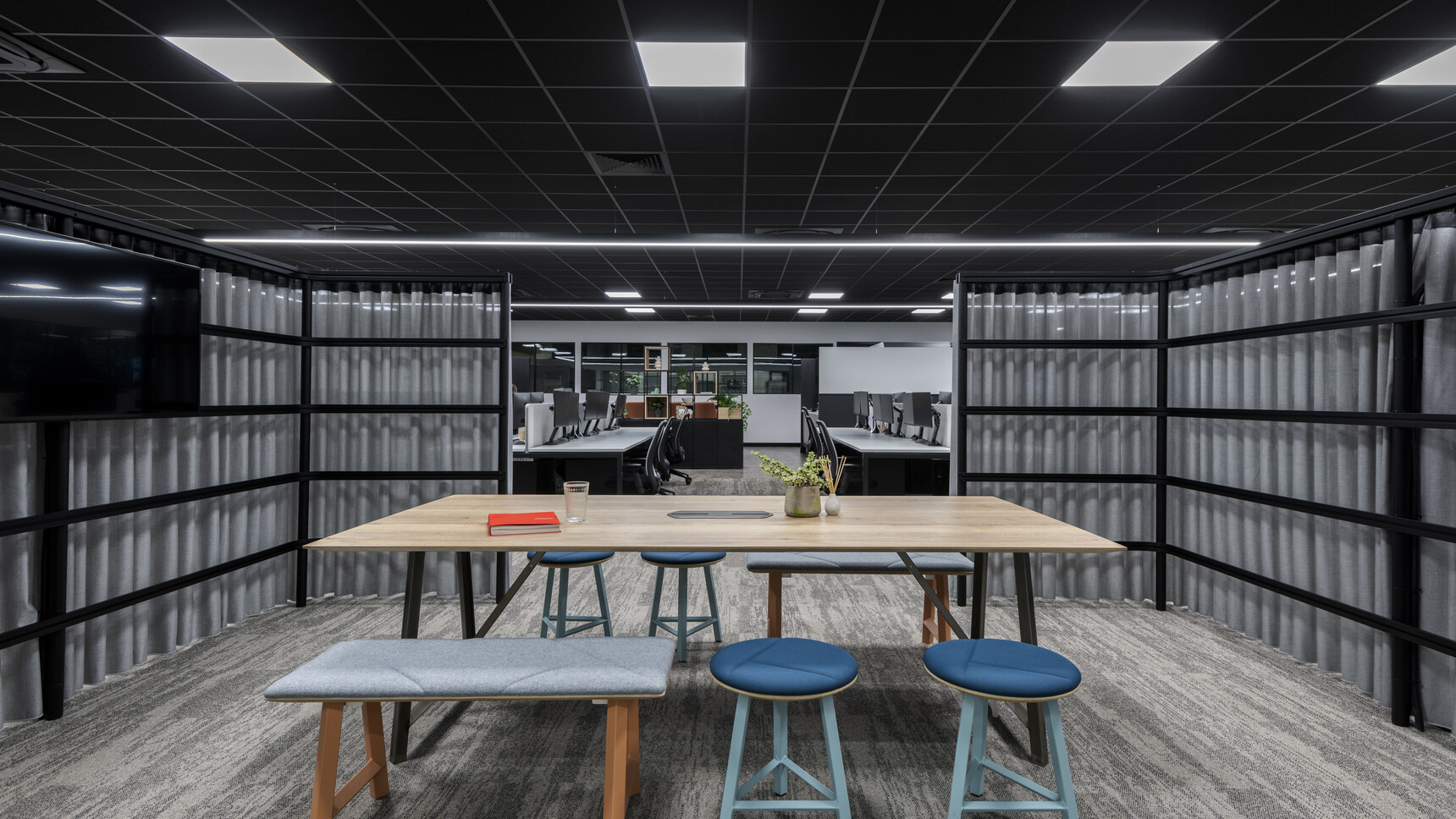 Hunts Office The Menu Partners v2 Office Cuarator LARGE 19