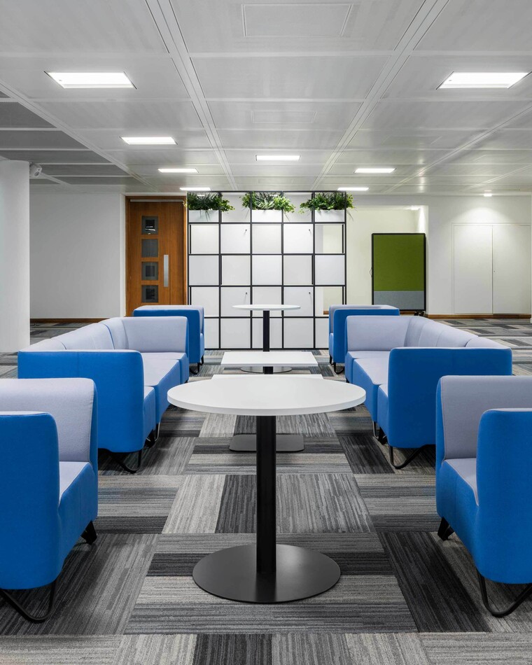 Hunts Office UCB2 Office Curtor LARGE 15