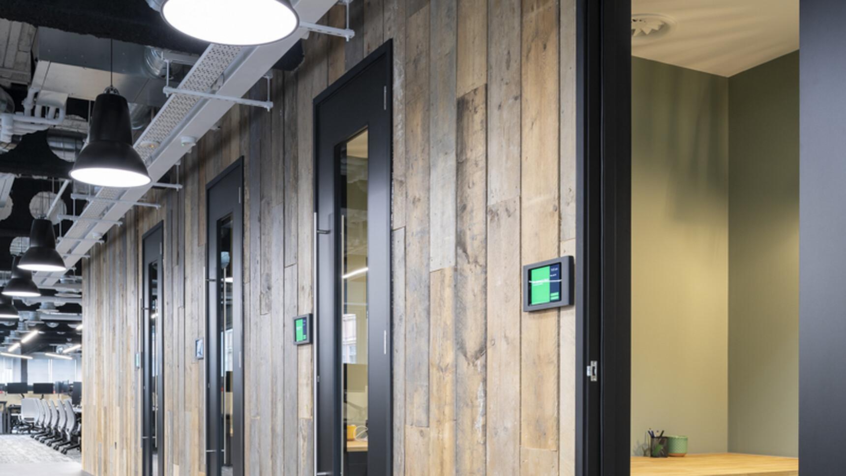 Yelp Hunts Office Marek Sikora Photography SMALL 11