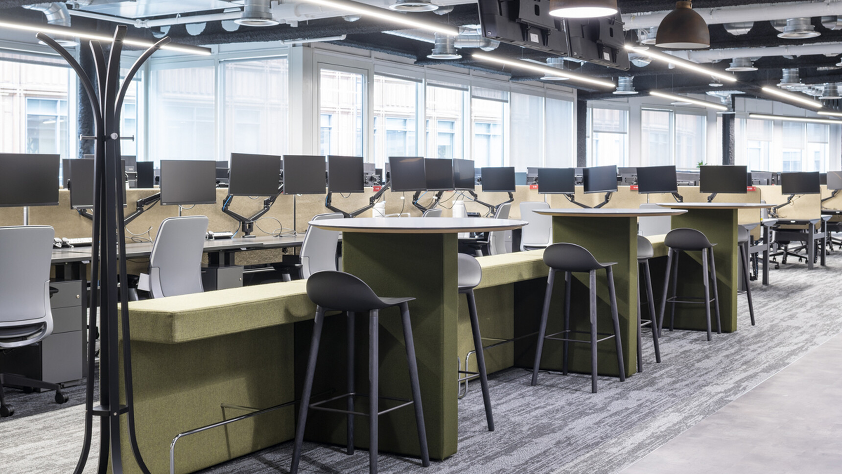 Yelp Hunts Office Marek Sikora Photography SMALL 12