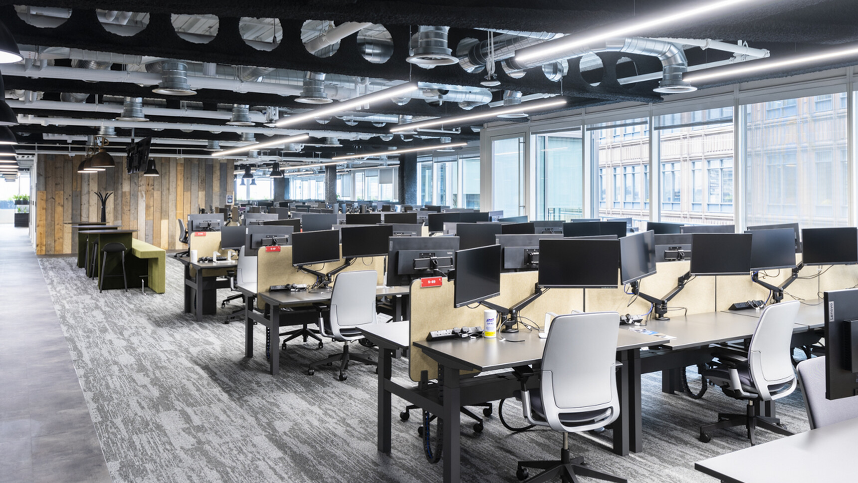 Yelp Hunts Office Marek Sikora Photography SMALL 13