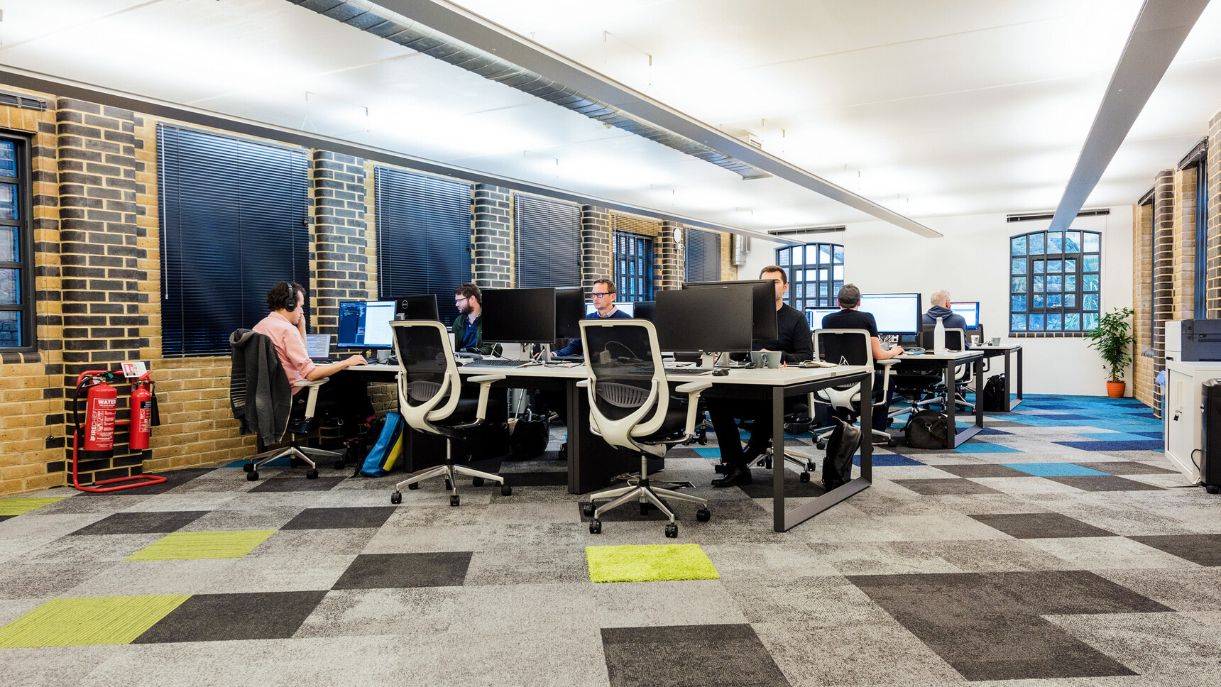 Hunts Office Adatis 005