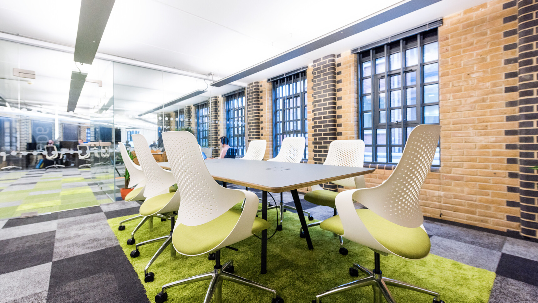 Hunts Office Adatis 021