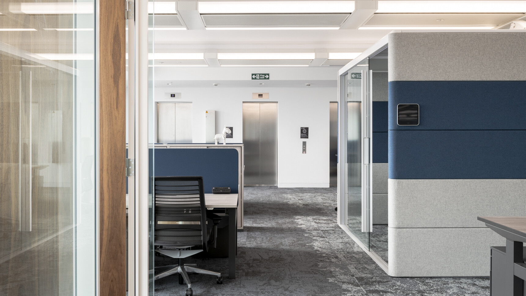 Algeco Hunts Office Marek Sikora Photography Small 7