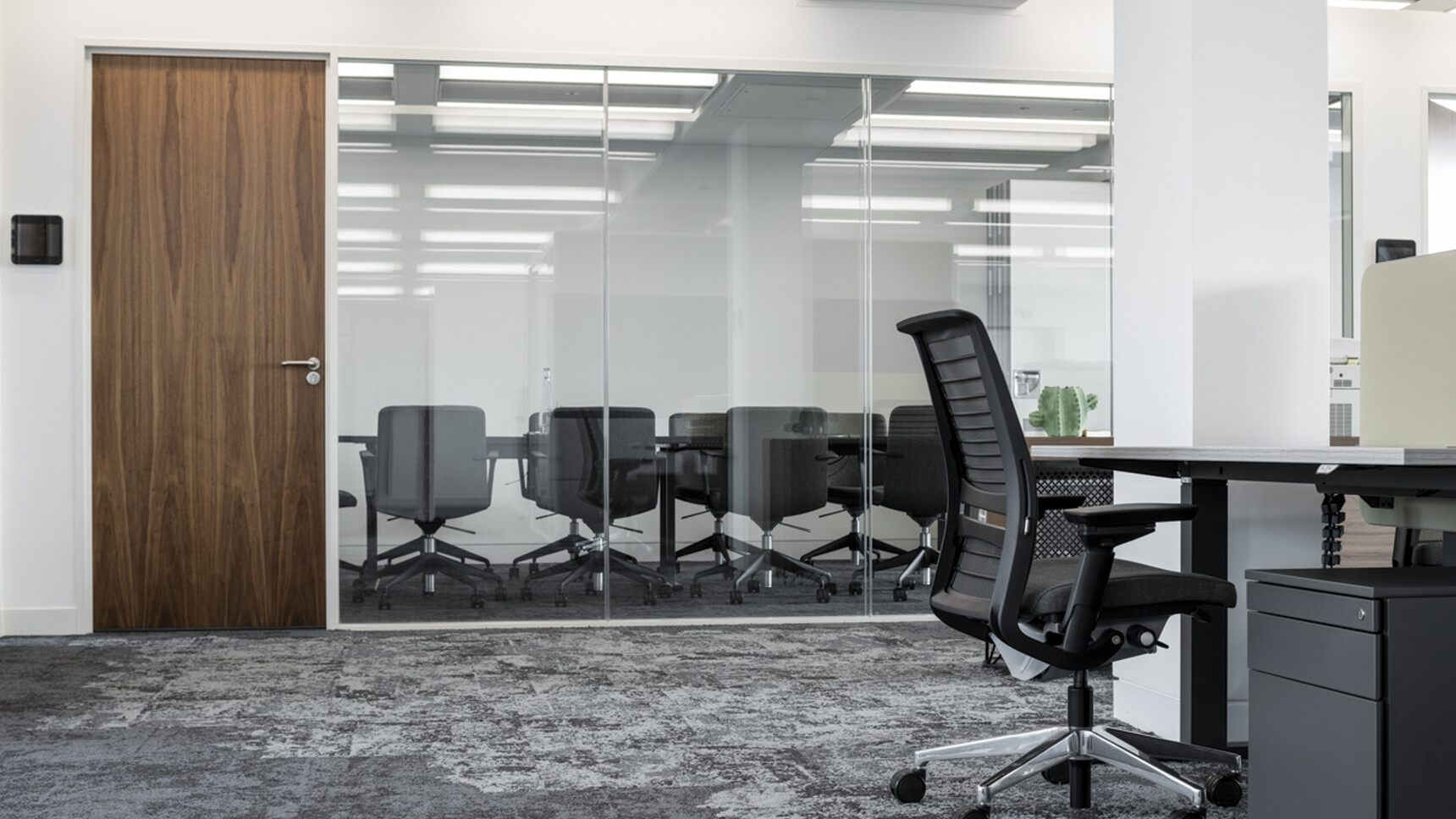 Algeco Hunts Office Marek Sikora Photography Small 10