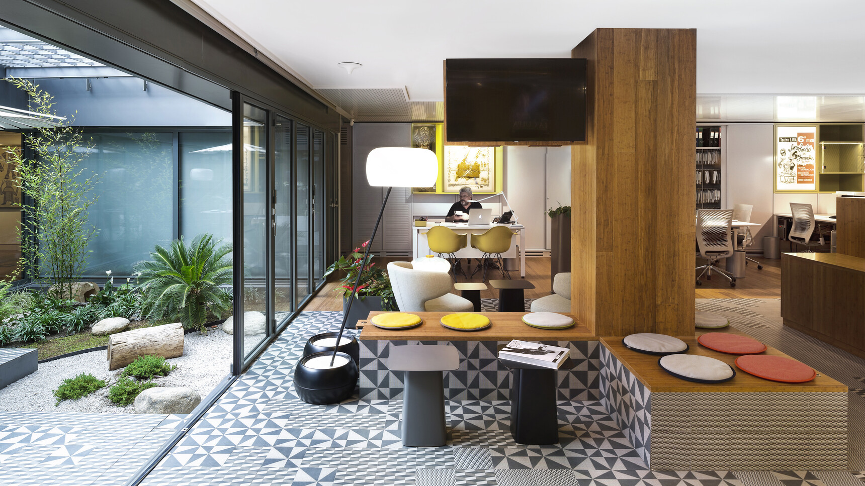 Metalsidetablefamily2