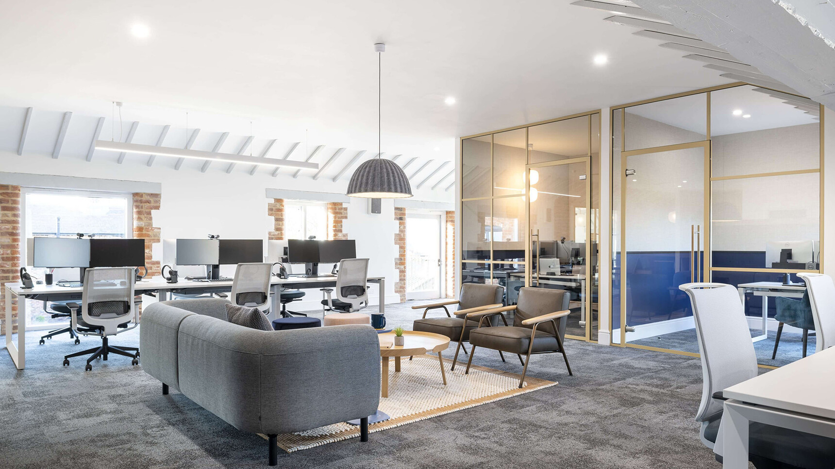 TP Health Hunts Office Marek Sikora Photography LARGE 4 min r