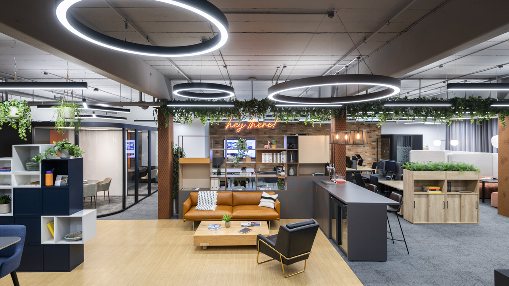 Hunts Office Showroom Office Curator SMALL 114