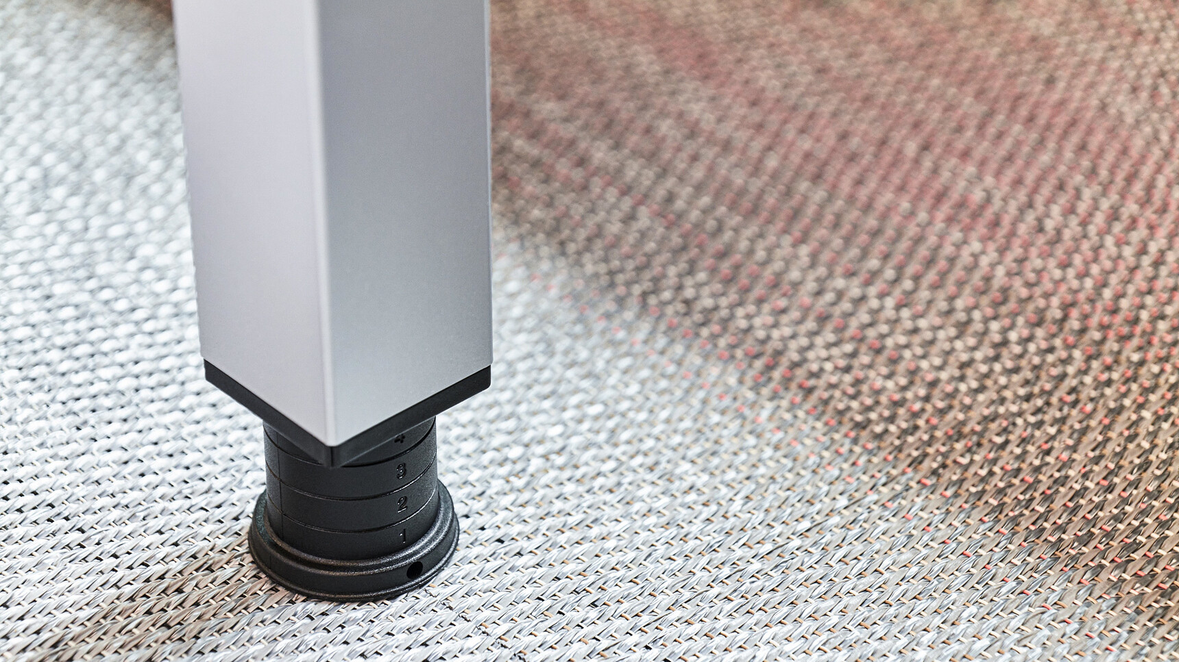 Steelcase Ottima Portico Fixed Height Desk With Grey Leg Finish Detail Image