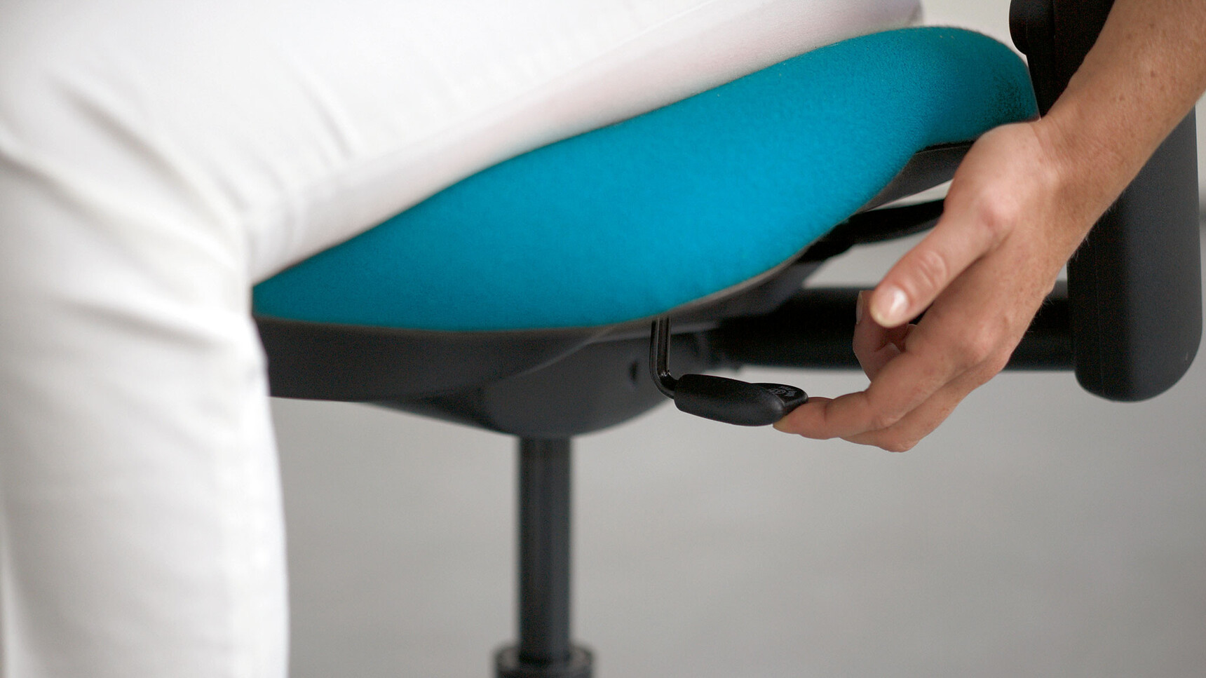 Steelcase Leap V2 Upholstered Office Chair With Headrest With Blue Fabric Detail Image Of Adjustments