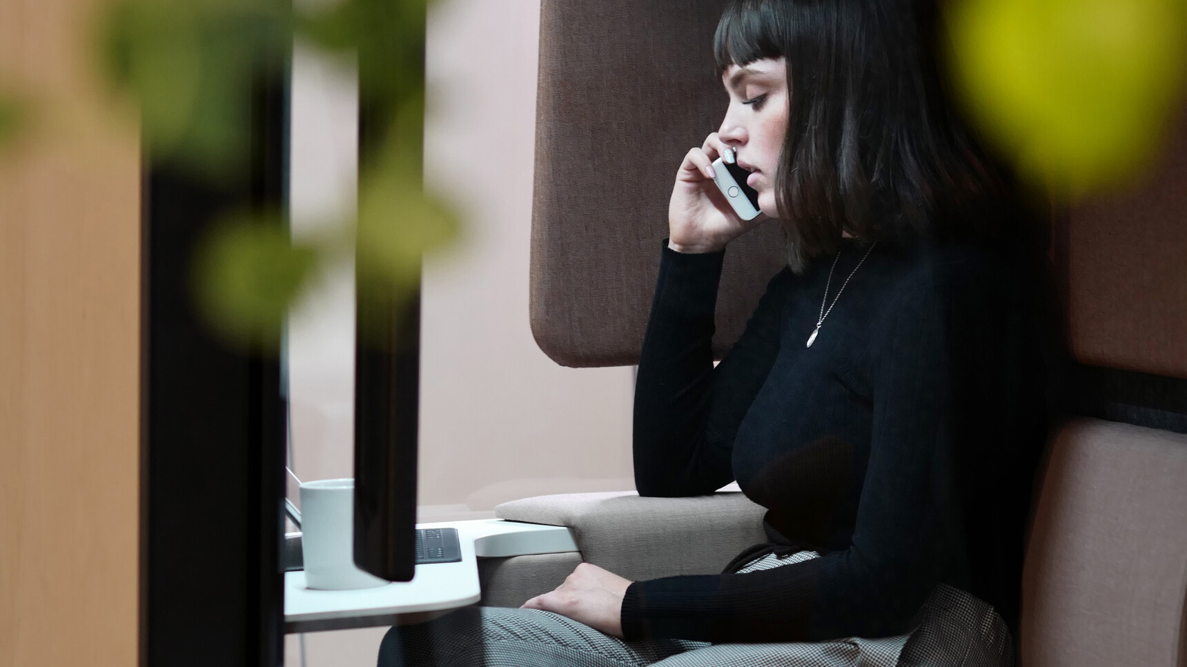 Orangebox On The QT Personal Pod With Wood And Black Finish In Use By A Person Detail Image