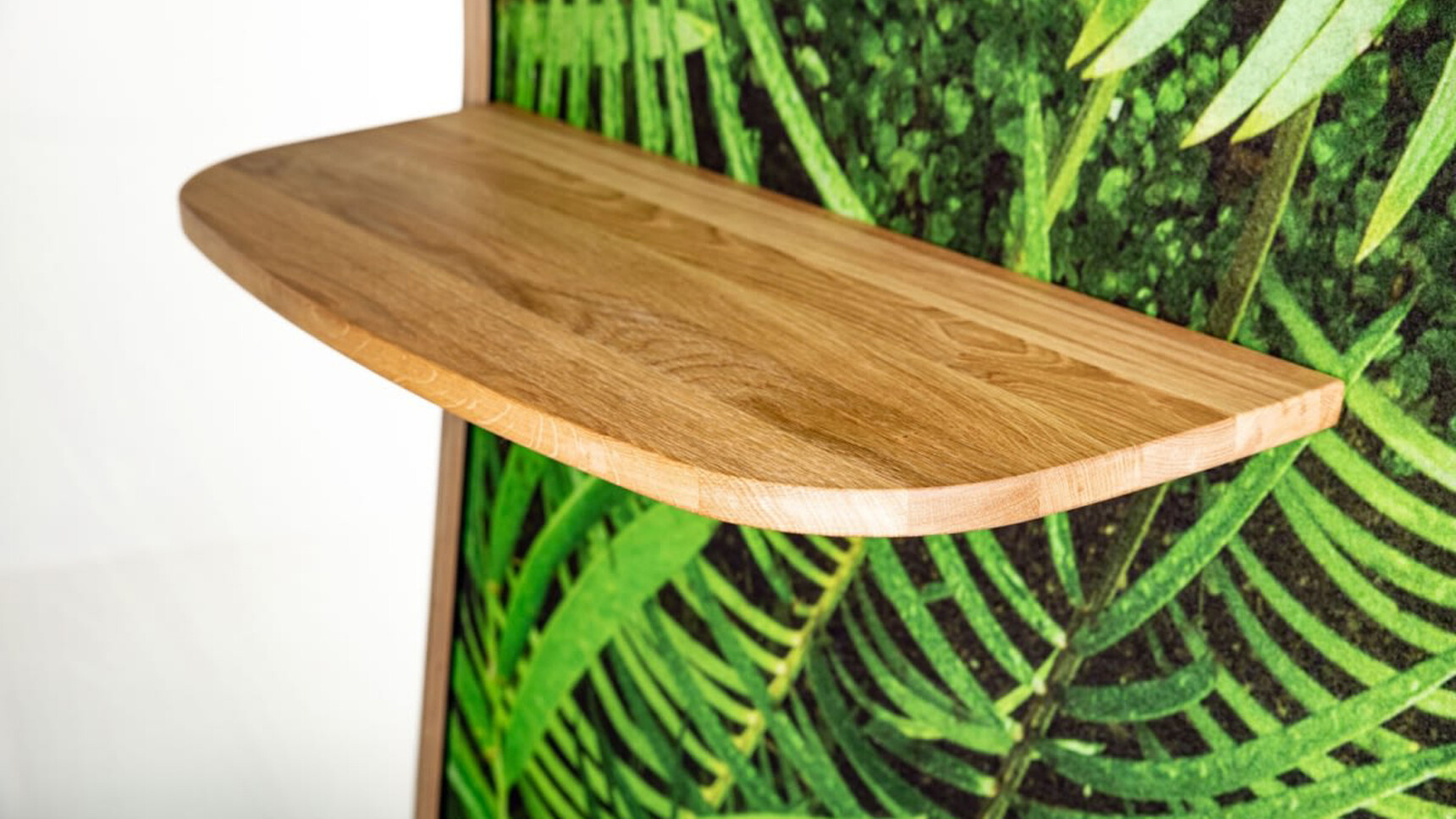 Buzzi Space BuzziNest Booth With Table Detail Image