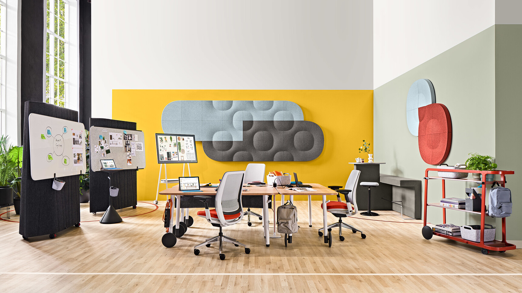 Steelcase Flex Whiteboard Solutions On Acoustic Boundary With Flex Tables And Flex Cart Family Image