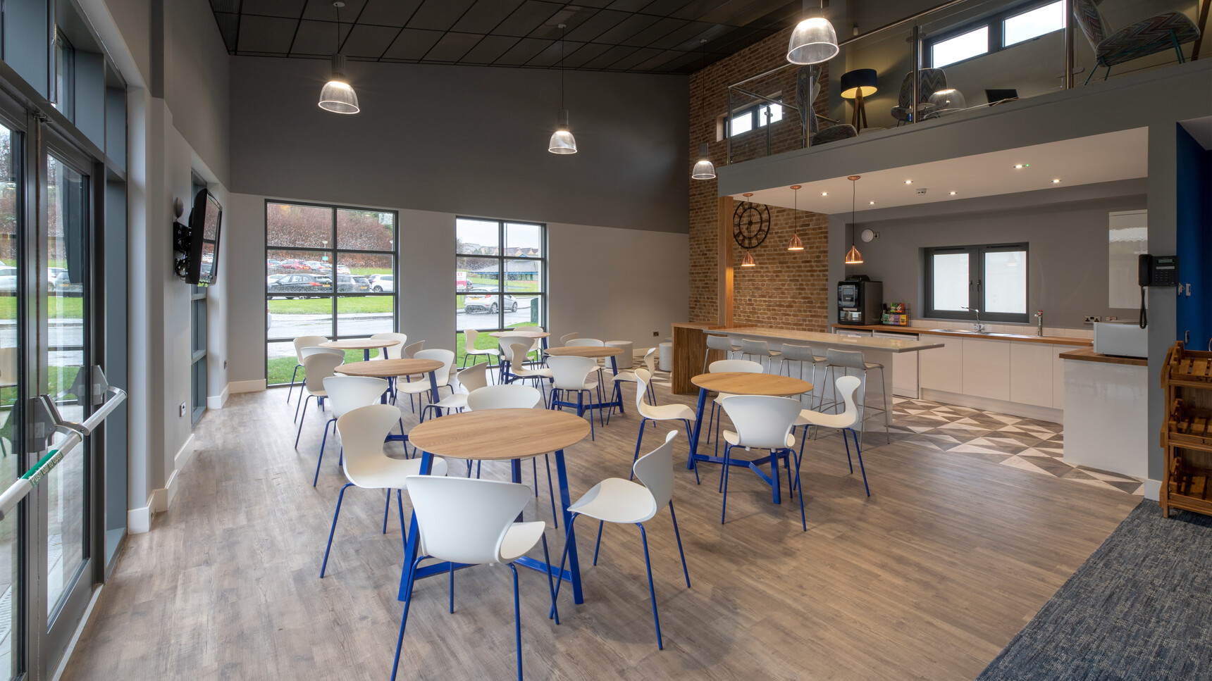 Relic Round Table Family2