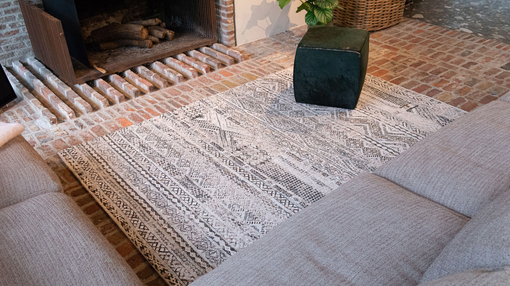 KILIM MEDINAWHITE ROOMSHOT WEB 03
