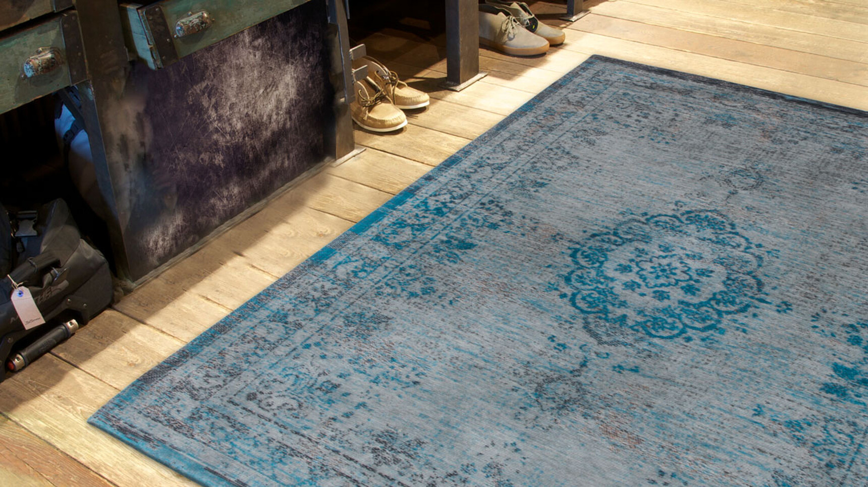 GREYTURQUOISE ROOMSHOT3