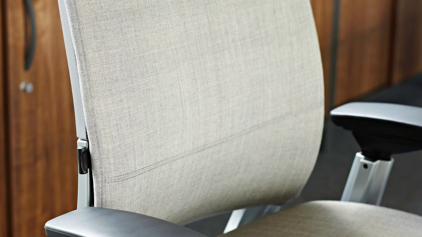 Steelcase Amia Platinum Office Task Chair In Grey Fabric Detail Image Of The Chair