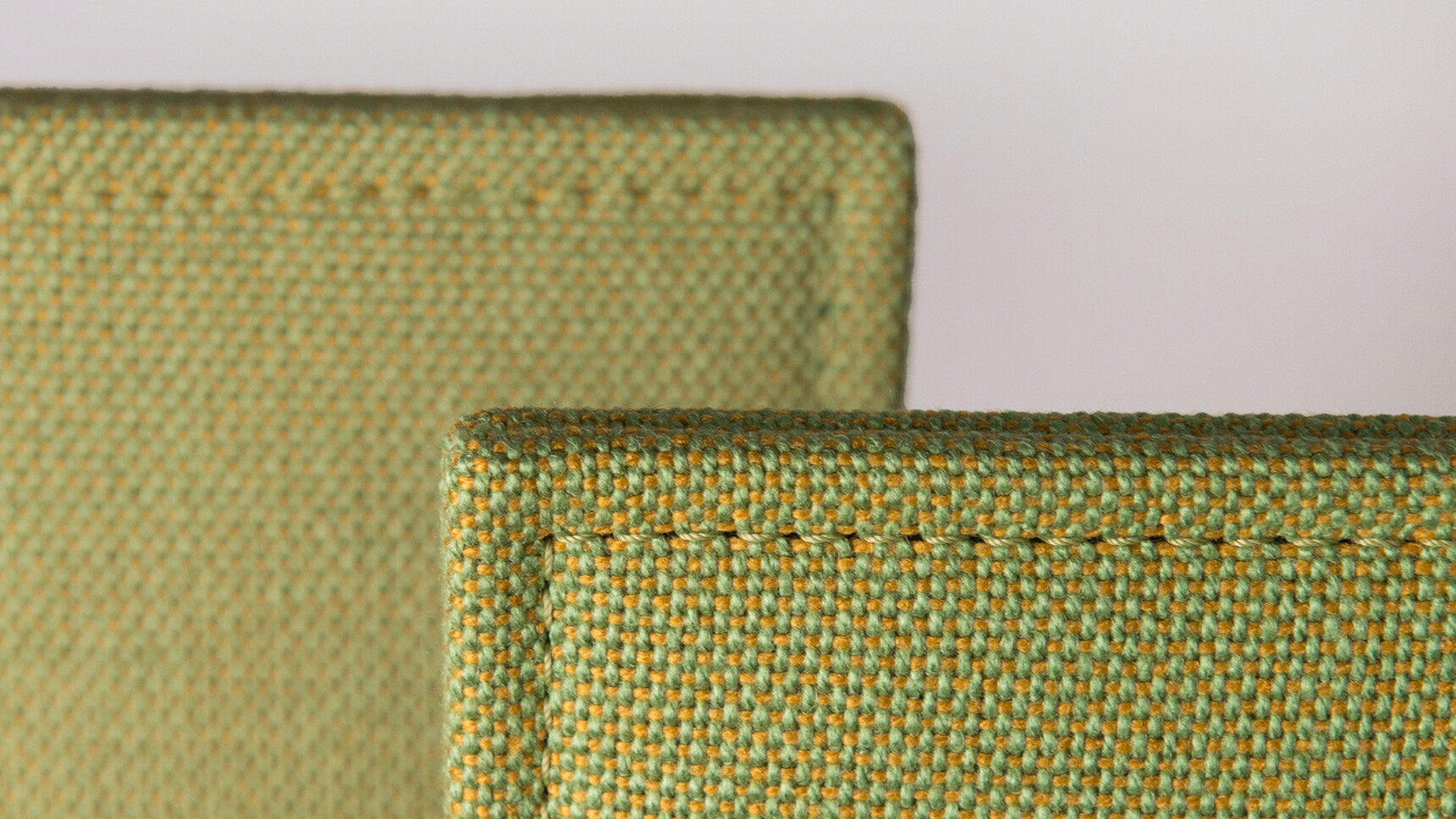 Buzzi Space BuzziBlinds Straight Acoustic Partition In Green Finish Detail Image With Grey Background