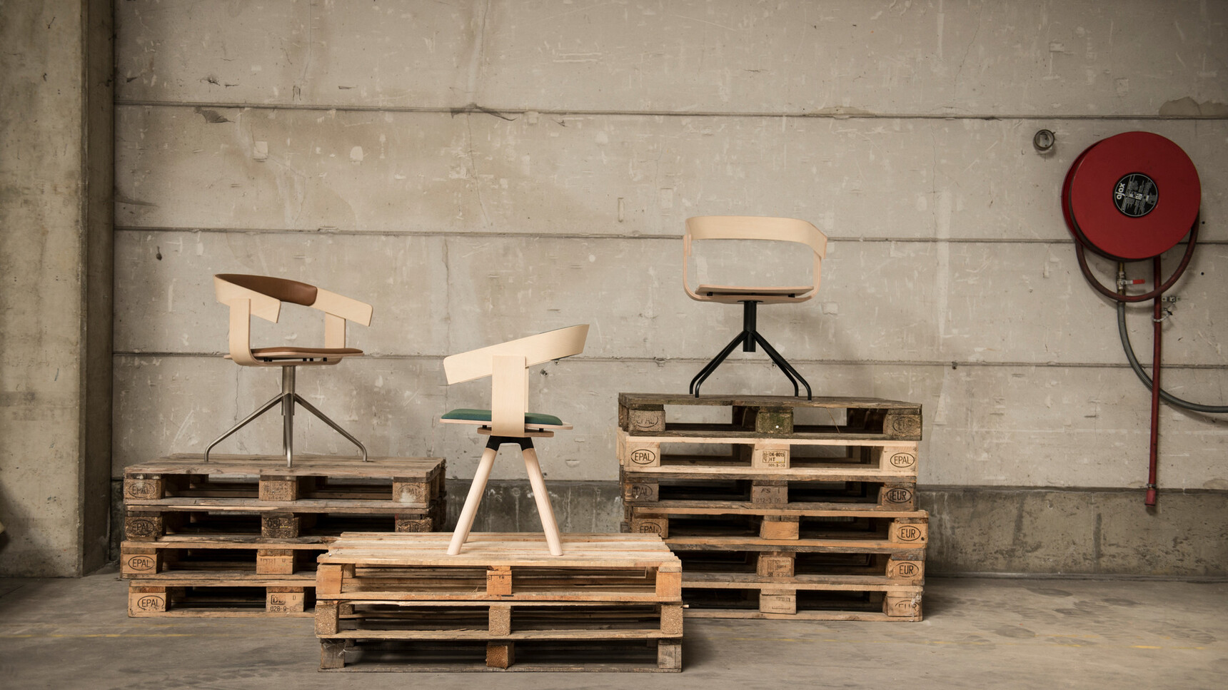 Buzzi Space BuzziFloat Meeting Chairs In Different Styles On Pallets