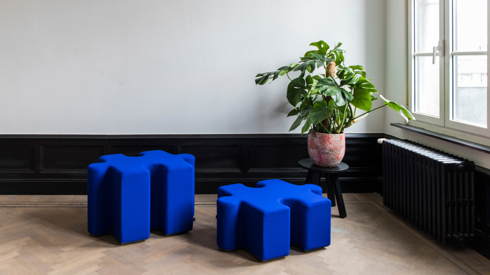 Buzzi Space BuzziPuzzle Low Acoustic Element In Blue Upholstery In Office Environment