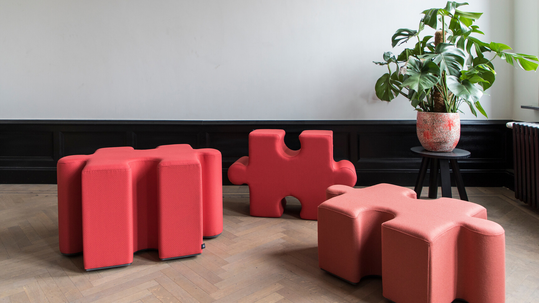 Buzzi Space BuzziPuzzle Low Acoustic Elements In Orange Upholstery In Office Setting