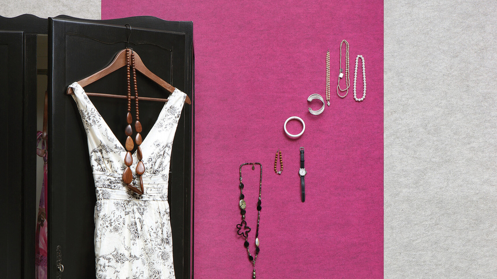 Buzzi Space BuzziScreen Acoustic Partitions In Grey And Purple Upholstery Detail Image