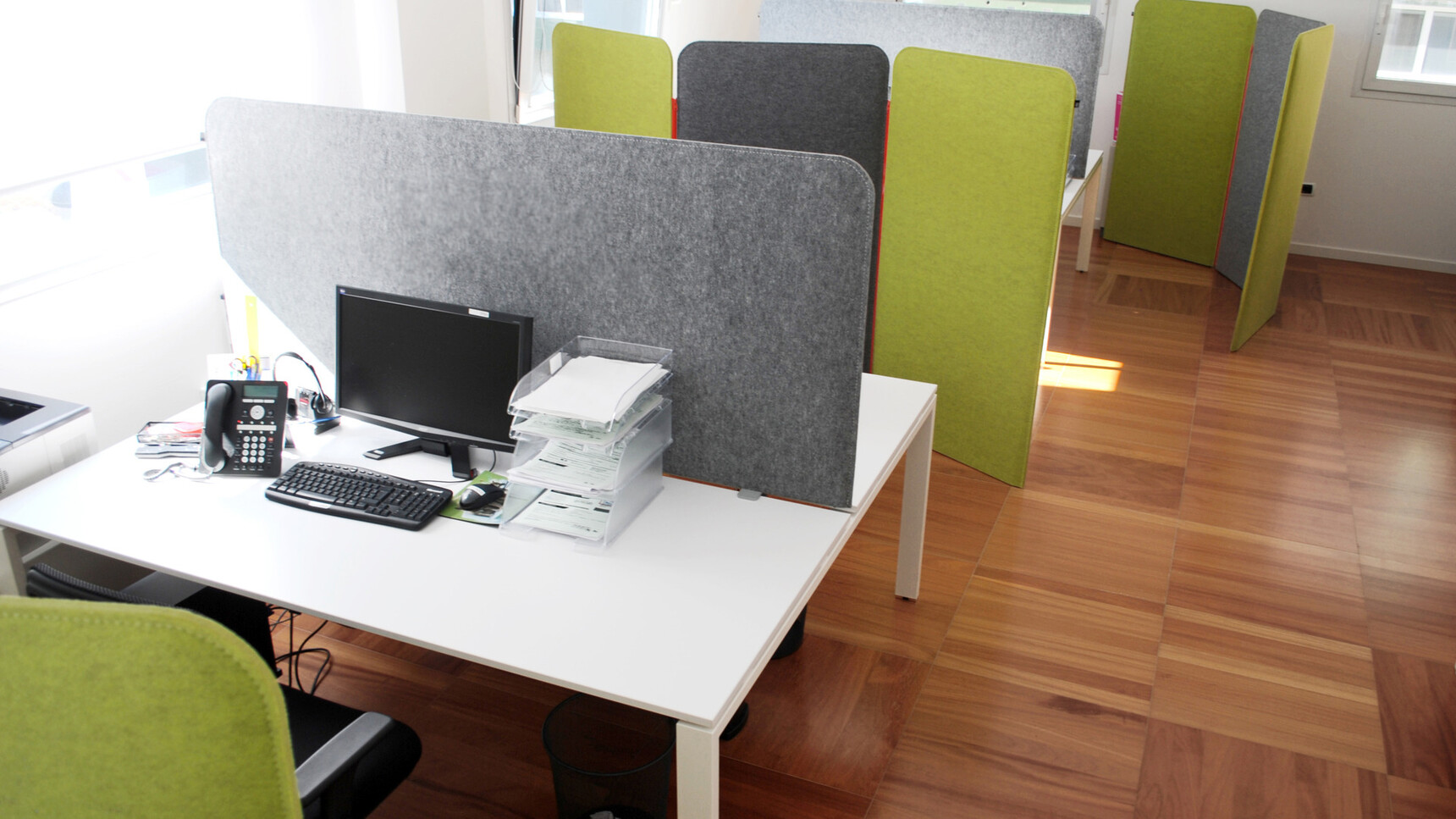 Buzzi Space BuzziScreen Acoustic Partitions In Office Setting In Various Colours