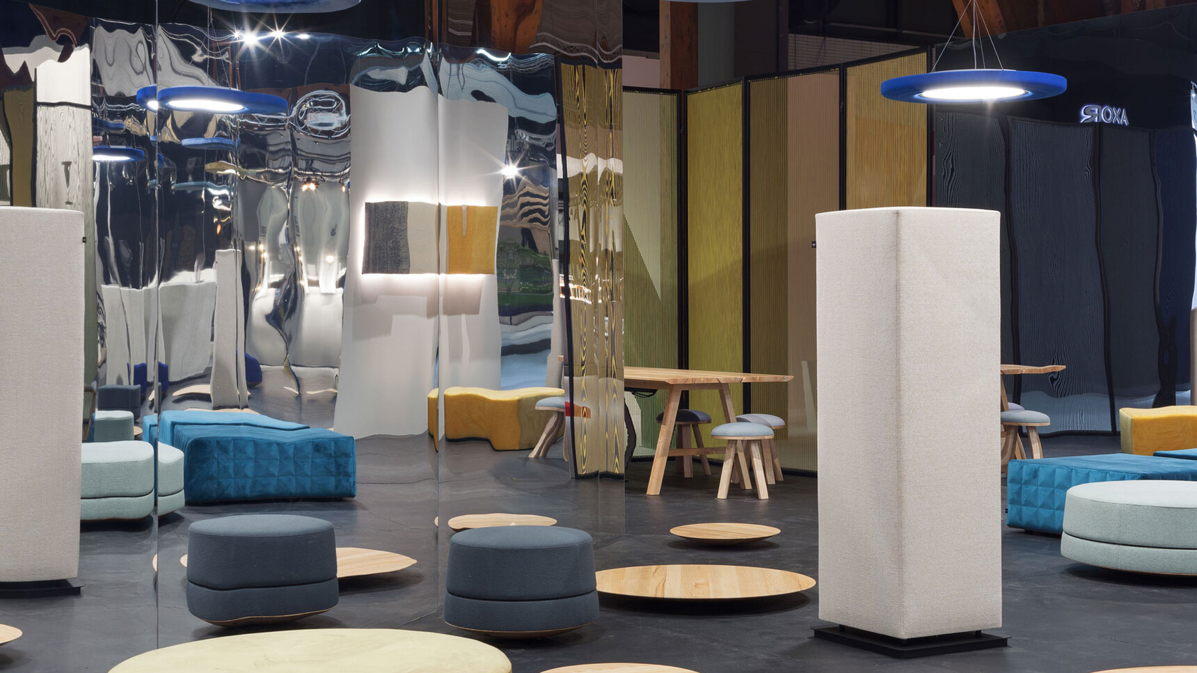 Buzzi Space BuzziBalance Small With Buzzi Totem Family Image In Office Showroom