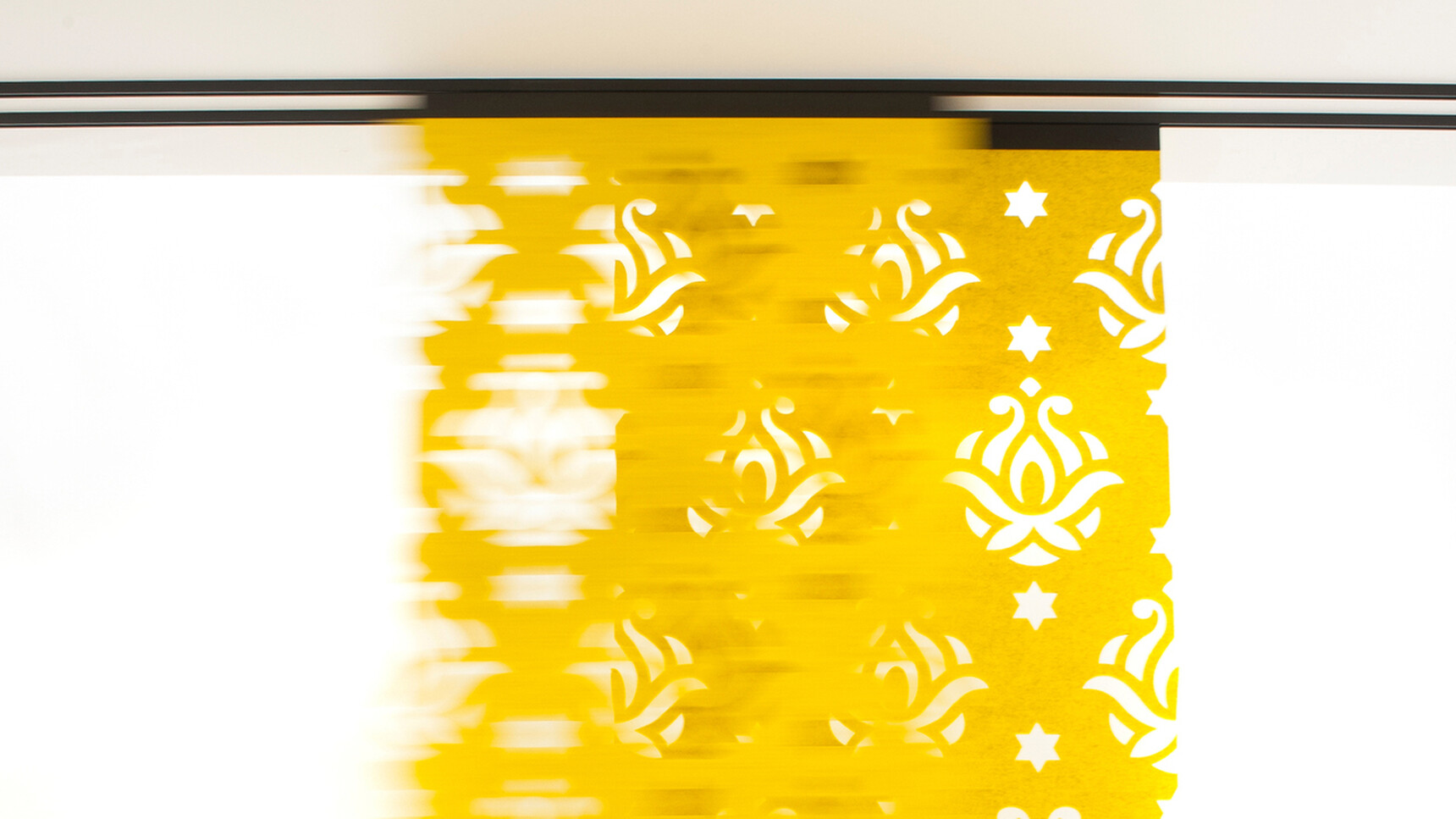 Buzzi Space Buzzi Falls Office Dividers In Yellow Upholstery Detail Image