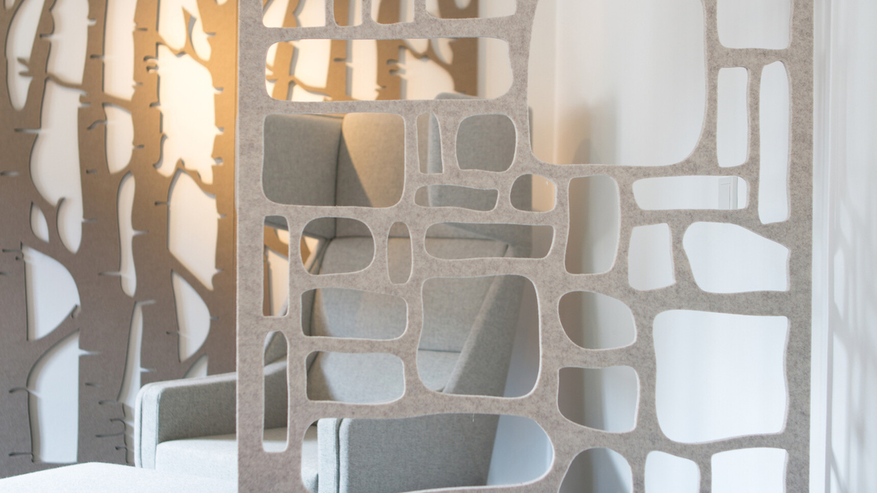 Buzzi Space BuzziFalls Office Divider Pebbles Design Detail Image