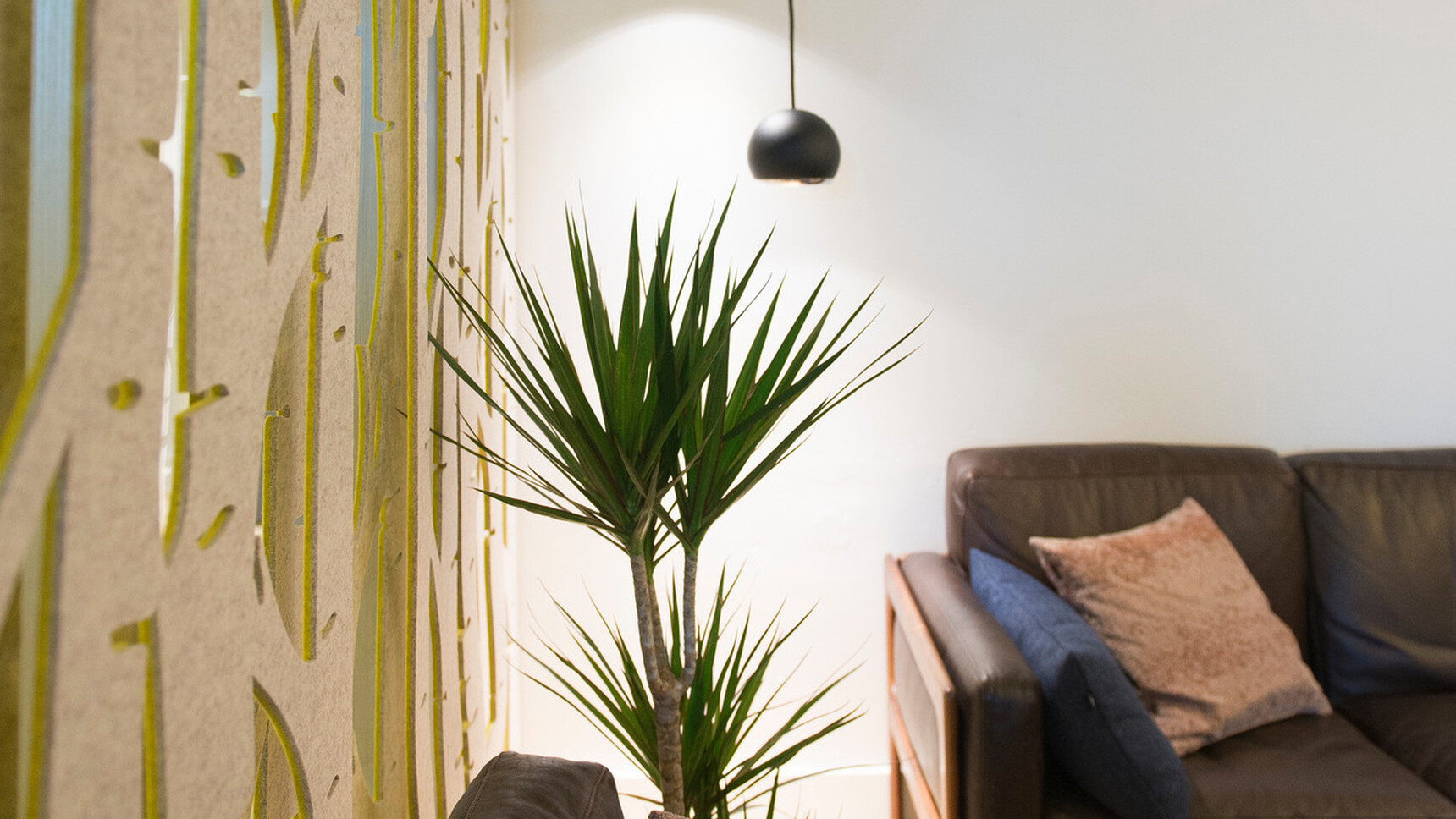 Buzzi Space BuzziFalls Office Divider With Grey Finish Detail Image In Office Setting