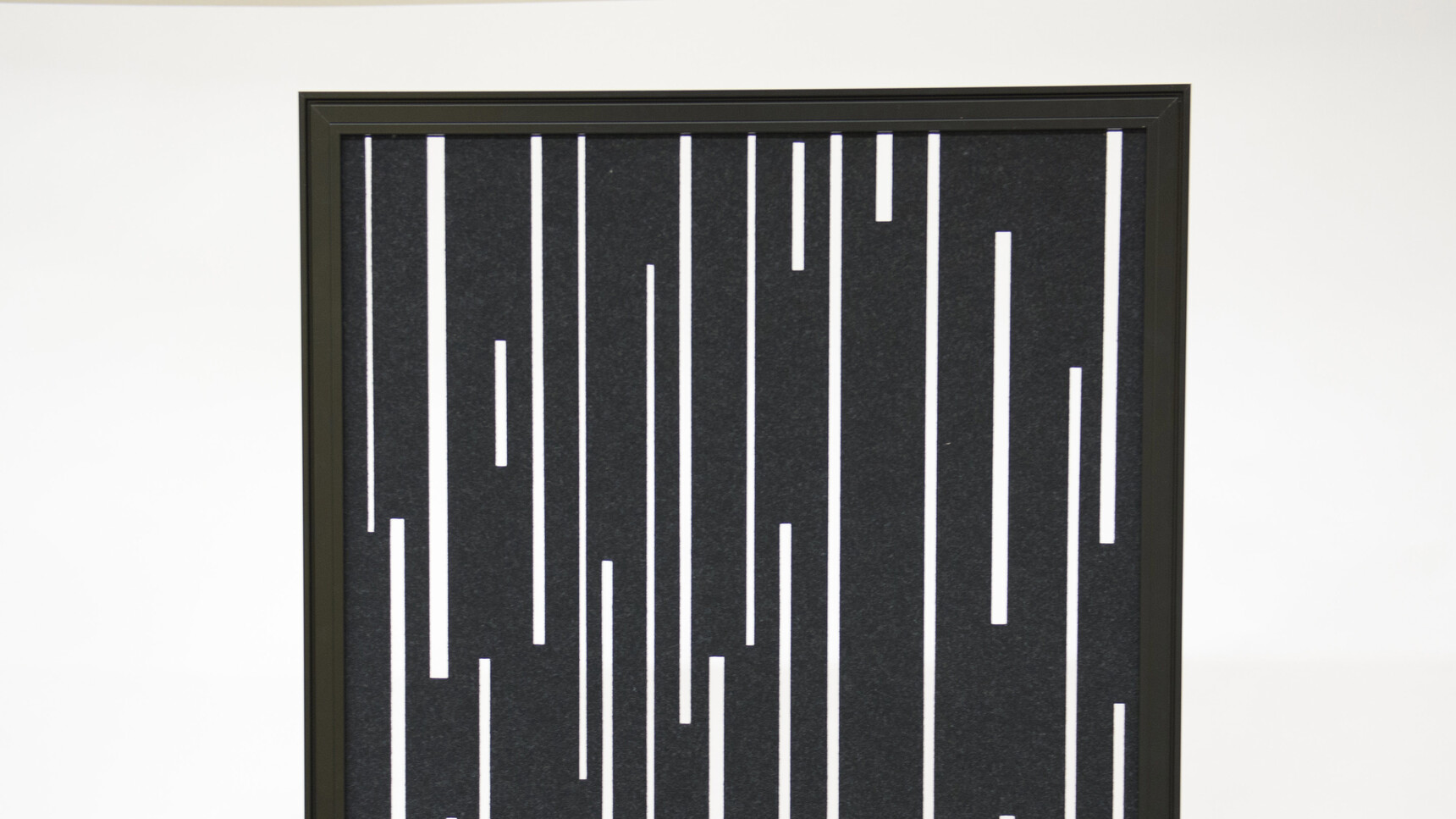 Buzzi Space BuzziFalls Standing Office Divider Rain Design Detail Image