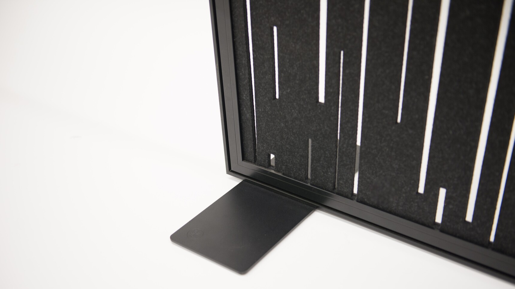 Buzzi Space BuzziFalls Standing Office Divider Rain Design Detail Image Of The Base