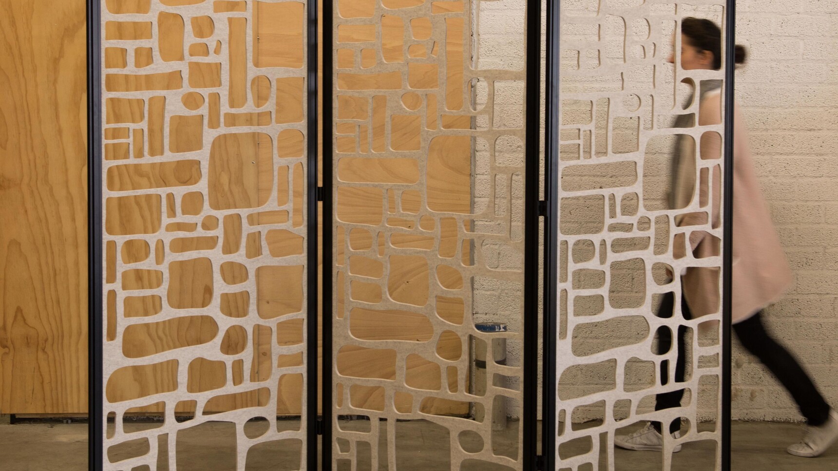 Buzzi Space BuzziFalls Pebbles Standing Office Divider In Grey Upholstery Detail Image