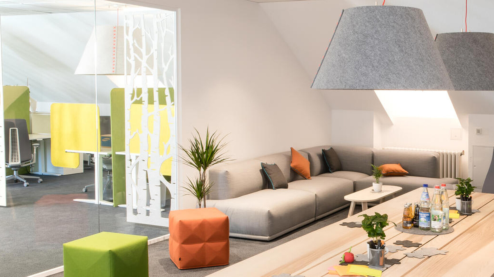 Buzzi Space BuzziCube Flat Pouffe In Green Upholstery In Office With BuzziCube In 3D Pattern