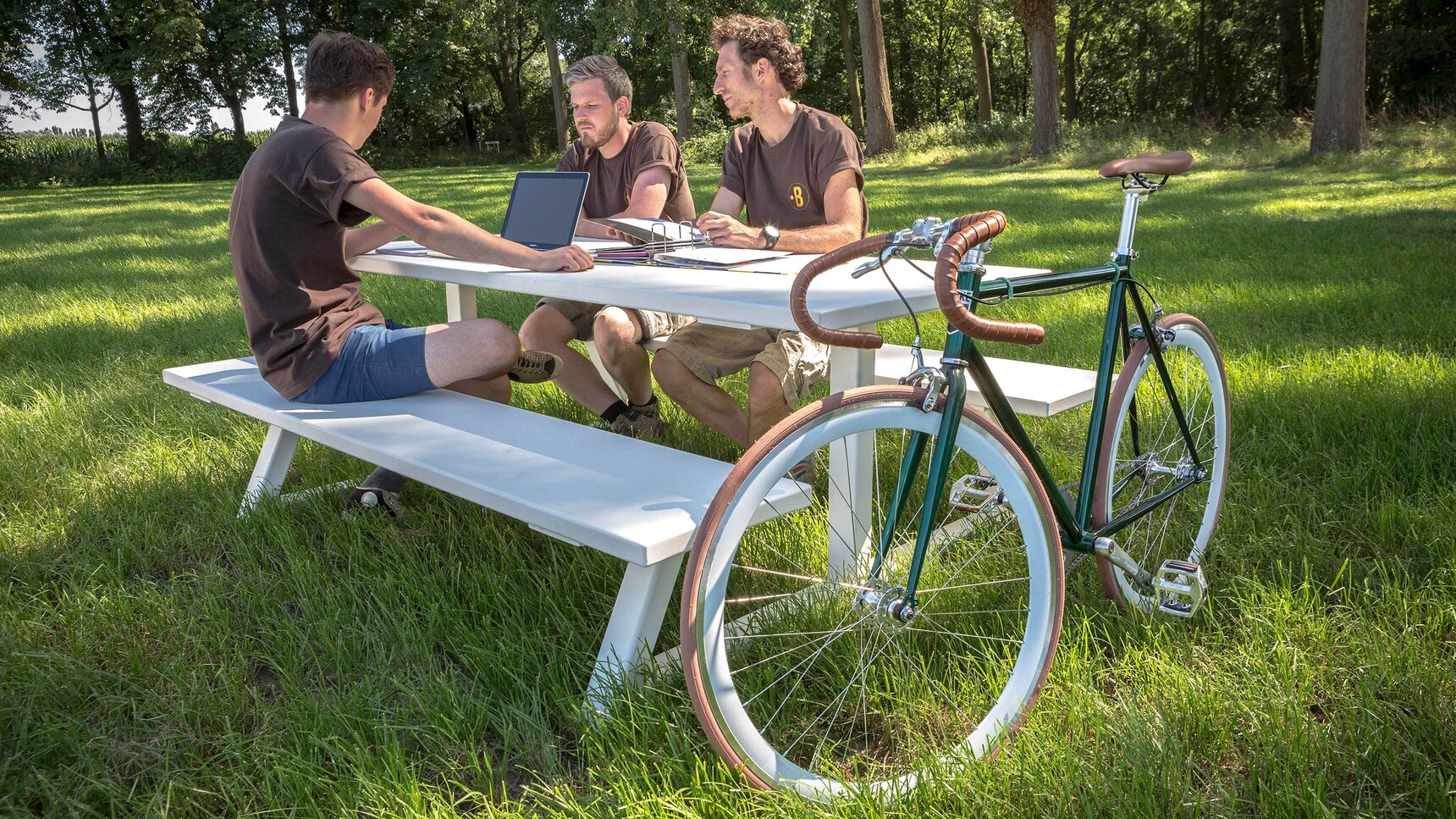 Buzzi Space BuzziBreeze Fixed Bench With White Finish And Bicycle Family Image