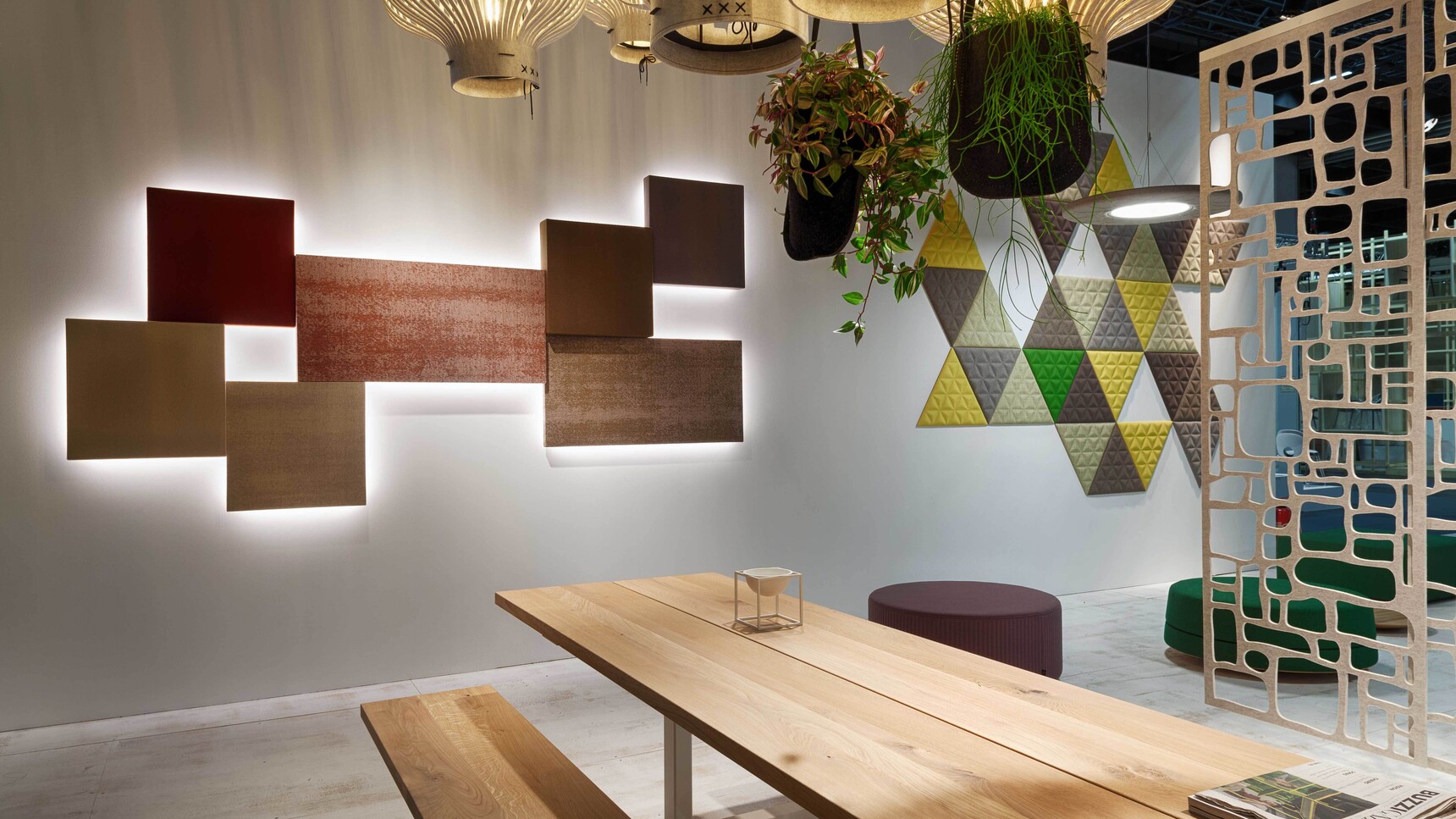 Buzzi Space BuzziBreeze Fixed Bench With Wood Finish In Office Setting