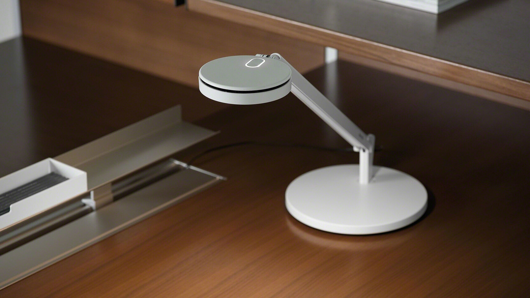 Steelcase Dash Mini Arm LED Light With White Finish Detail Image