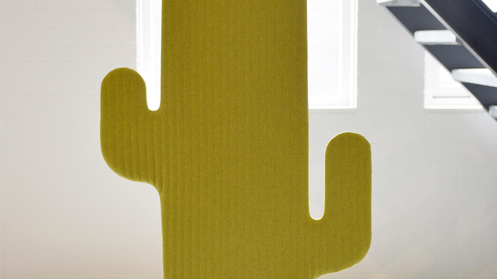 BuzziSpace BuzziCactus Gringo Acoustic Element With Green Finish Detail Image