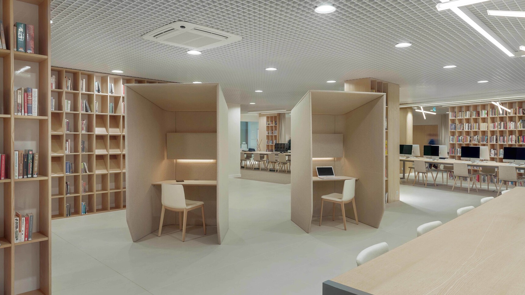 Buzzi Space BuzziBooths In Library Setting Family Image