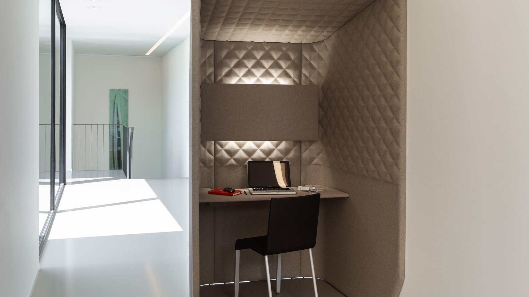 Buzzi Space BuzziBooth Single In Hallway Family Image