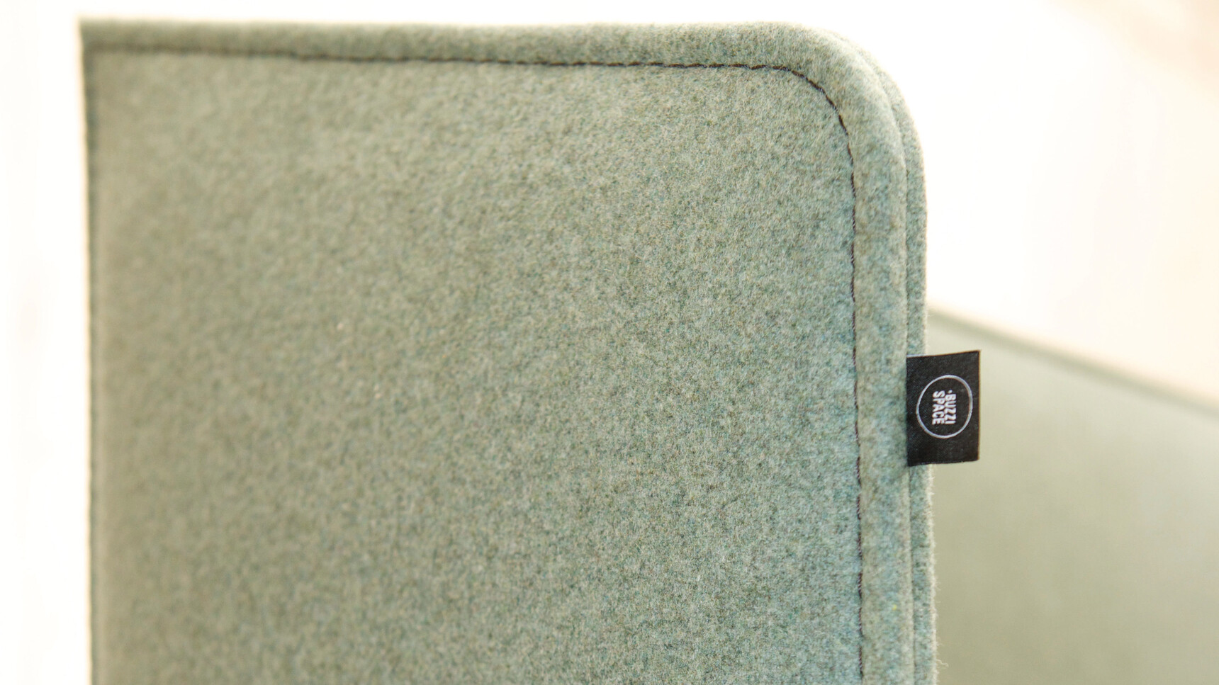 Buzzi Space BuzziDesk Flipflop Acoustic Screen Divider With Green Upholstery Detail Image