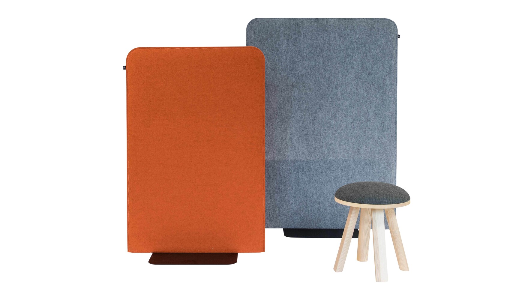 Buzzi Space BuzziFree Standing Acoustic Screens In Orange And Blue Fabric With BuzziMilk Stool On White Background