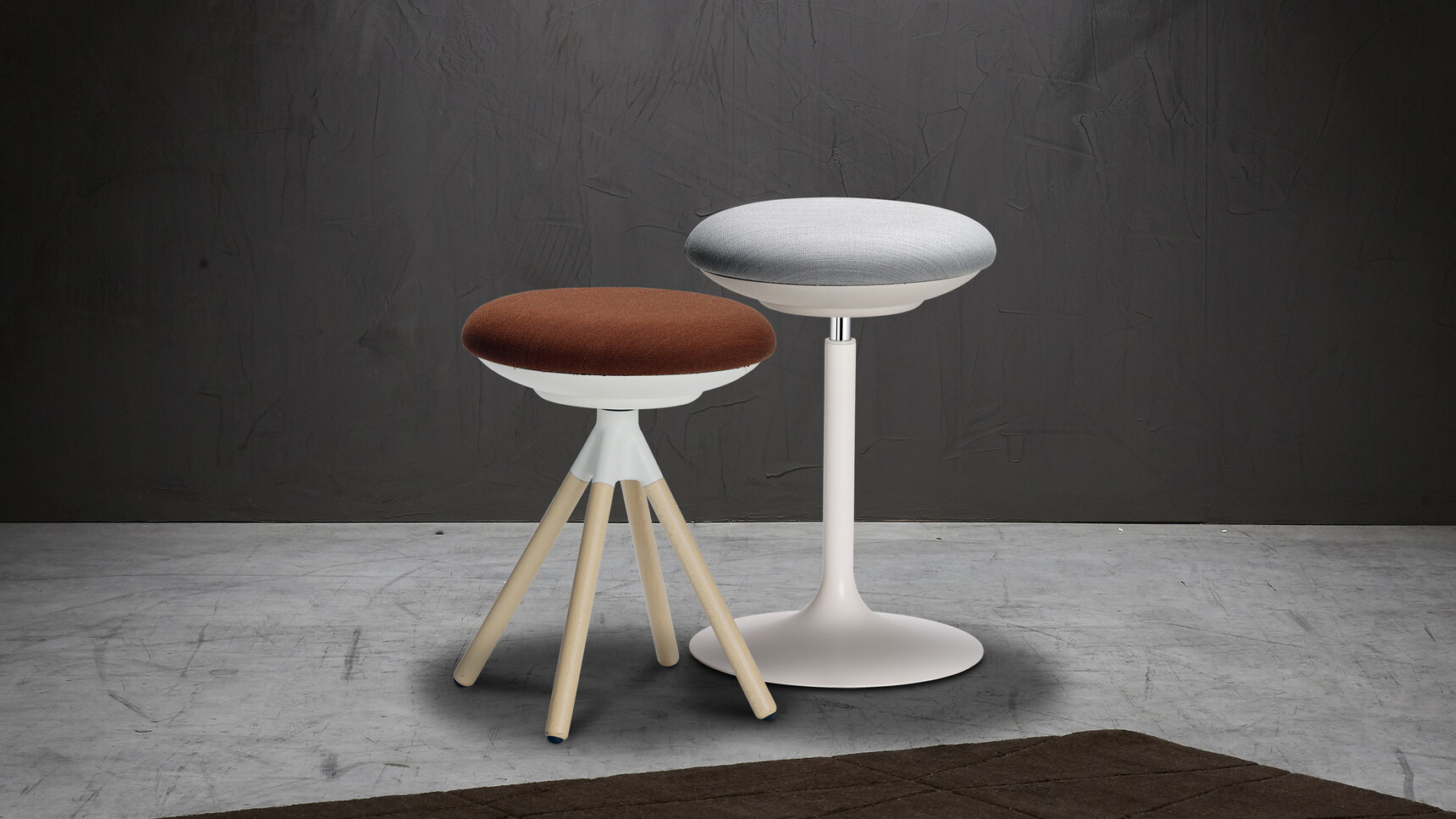 Sitland On Stool With Height Adjustable With Adjustable And Four Leg Base Family Image