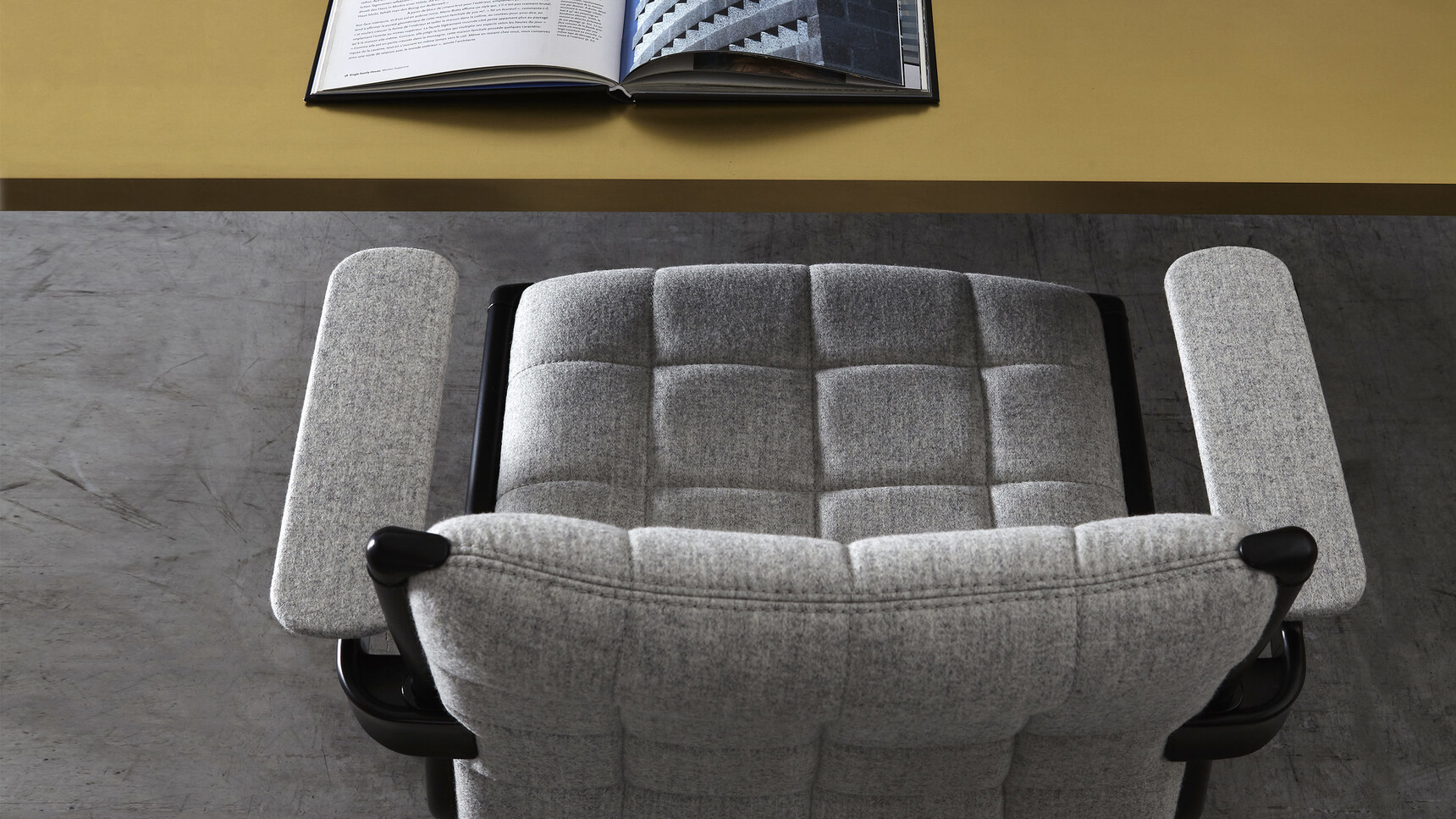 Sitland Vega Hit Executive Office Chair Detail Image At Table
