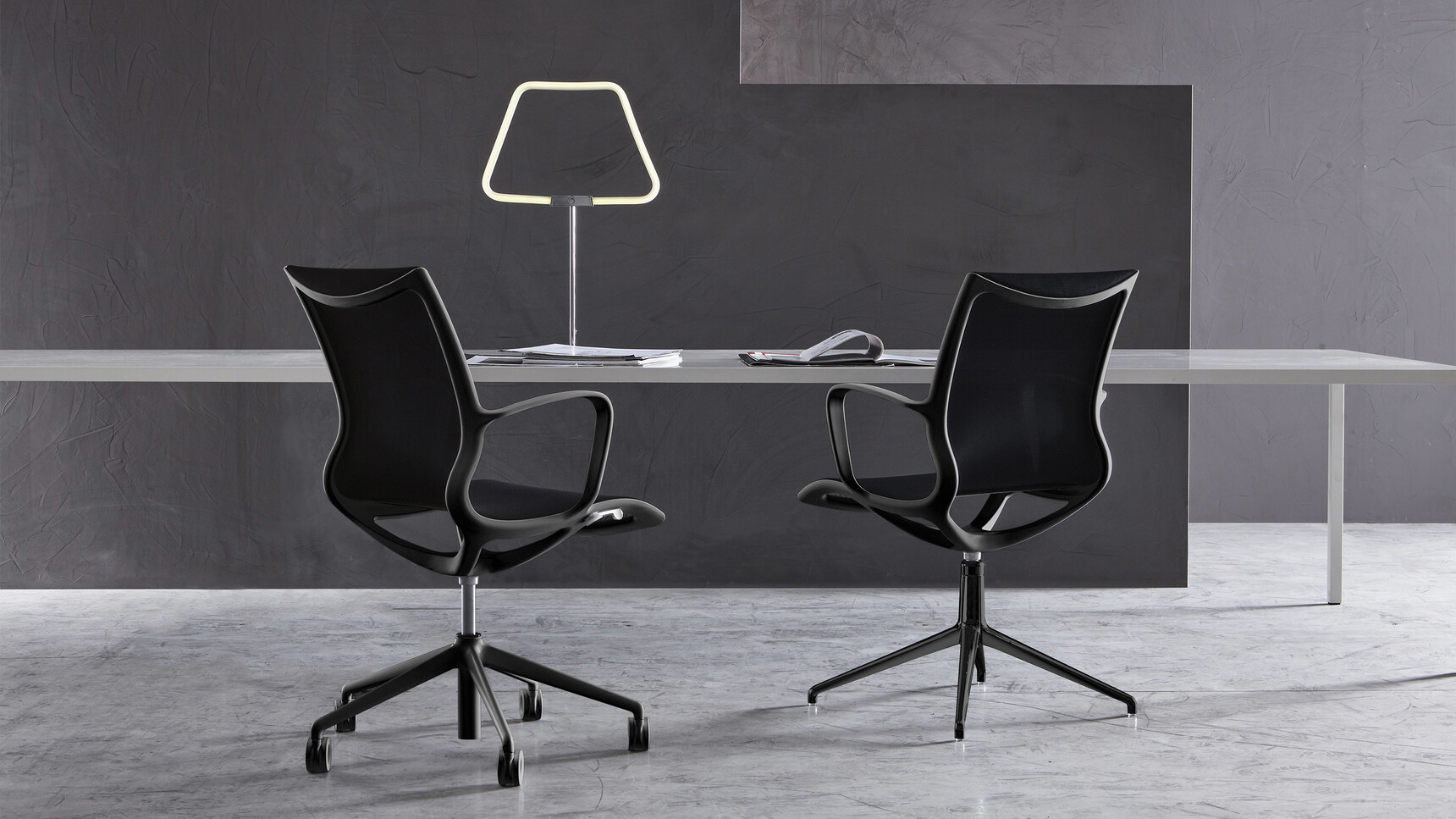 Sitland Soul Air Meeting Chairs In Black At Desk Family Image